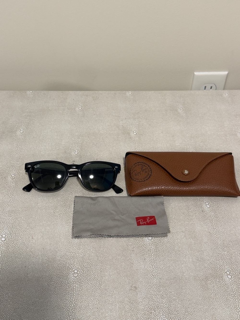 RAY BAN RB4140 POLISHED BLACK SUNGLASSES